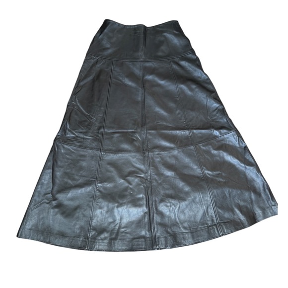 Elegant Black Maxi Skirt - Picture 3 of 6